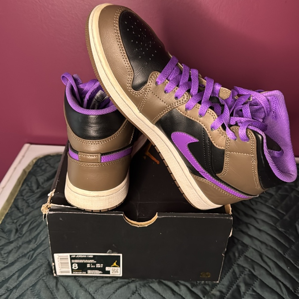 Jordan 1 mid